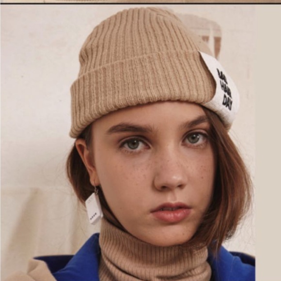 ✨ADER ERROR Bad Hair Day Beanie Hat - UNISEX - Picture 3 of 12